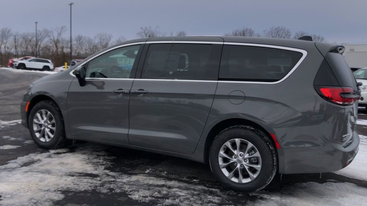2023 Chrysler Pacifica TOURL Photo in Danville, KY 40422