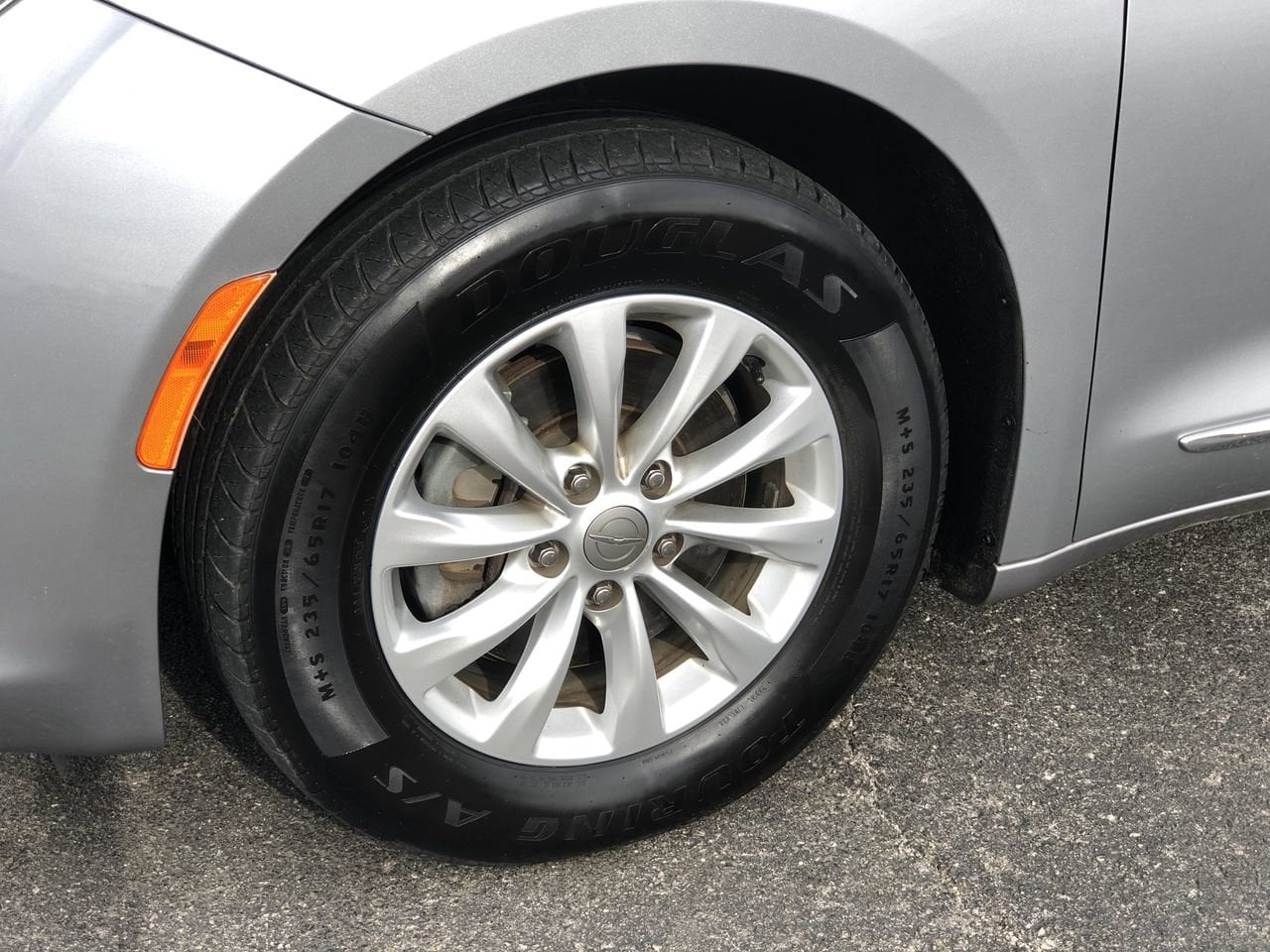 2018 Chrysler Pacifica TOURL Photo in Danville, KY 40422