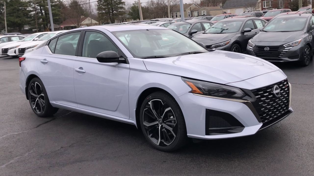 2025 Nissan Altima SR Photo in Danville, KY 40422