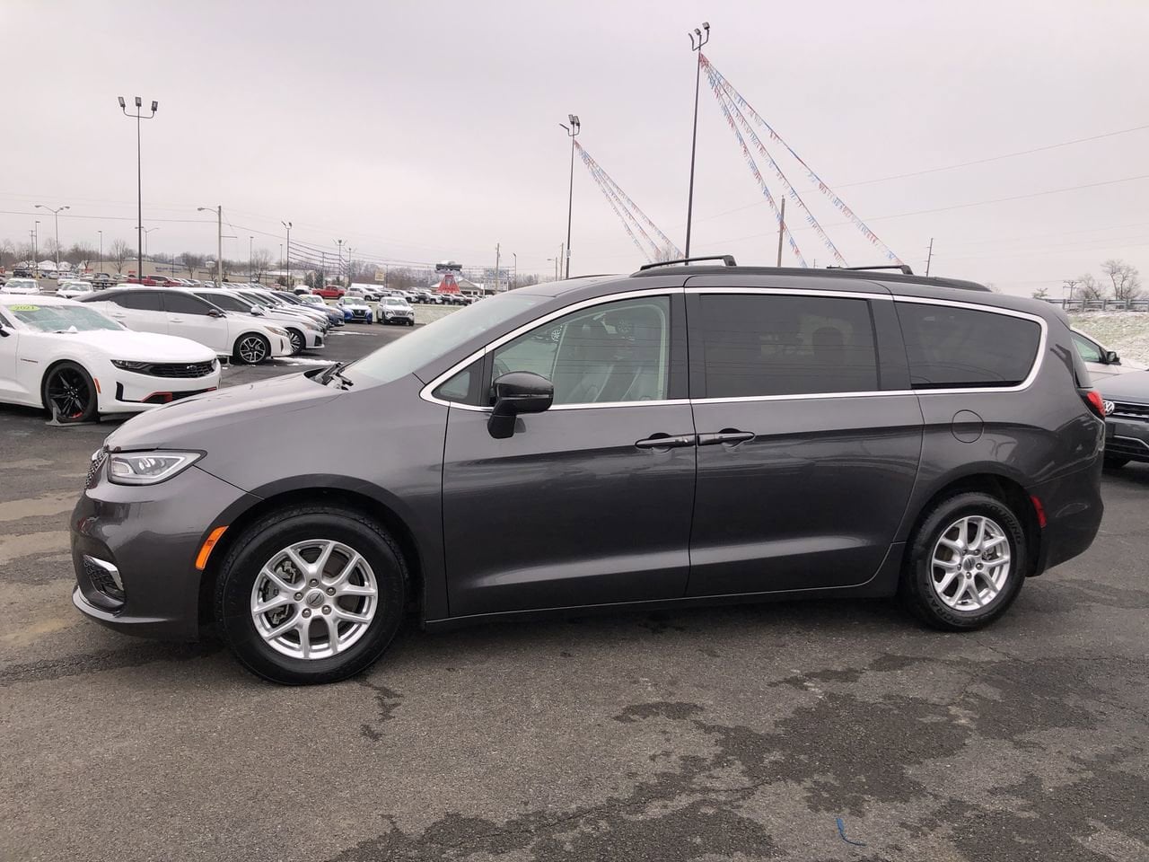 2022 Chrysler Pacifica TOURL Photo in Danville, KY 40422