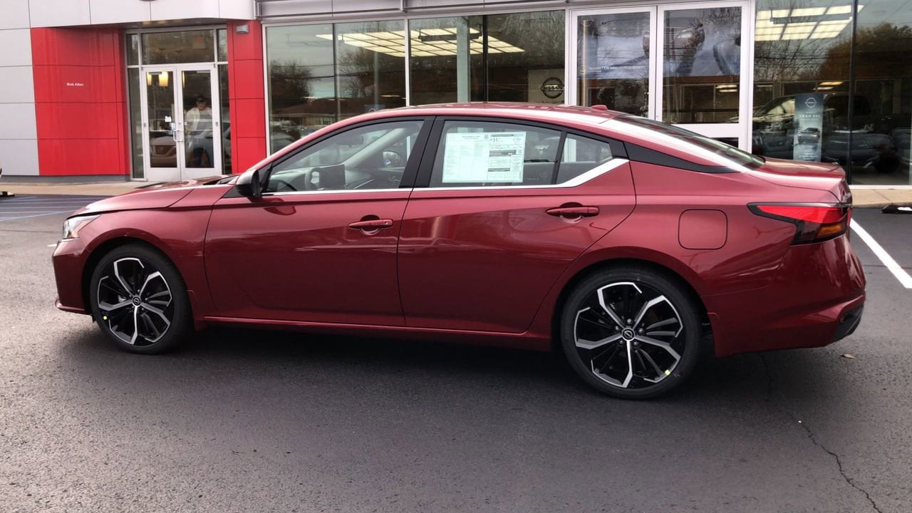 2025 Nissan Altima SR Photo in Danville, KY 40422