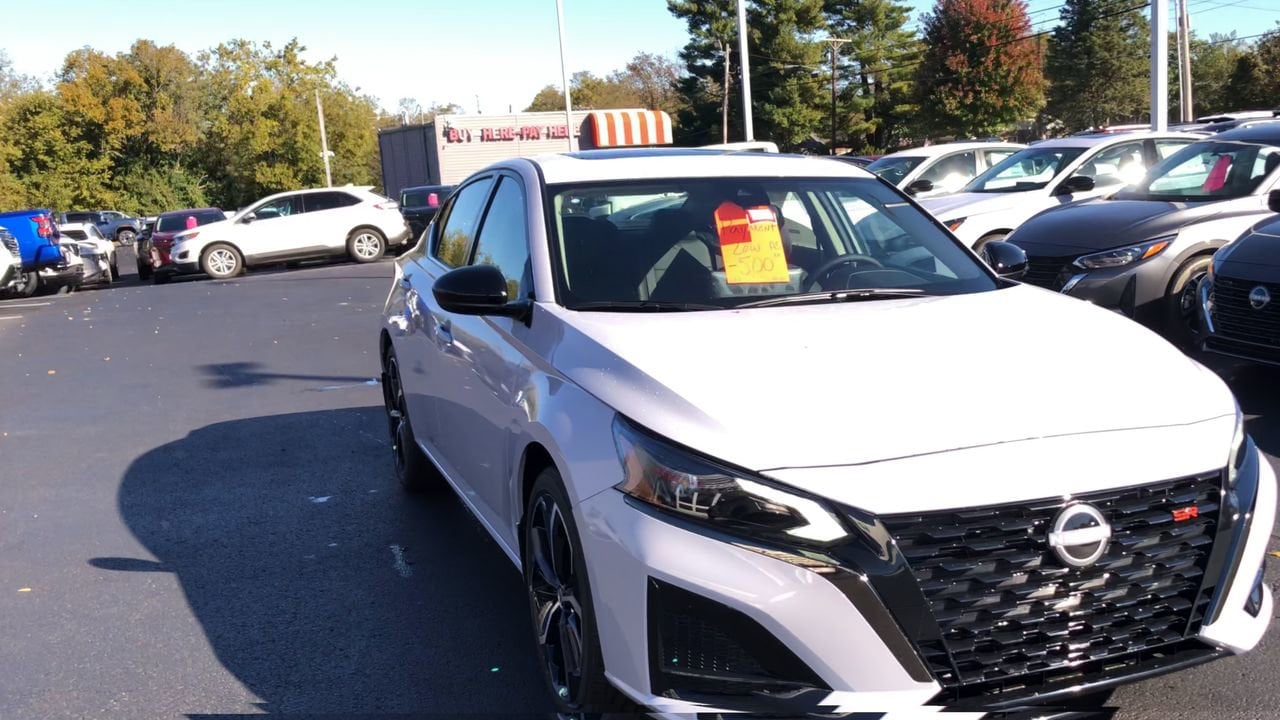 2025 Nissan Altima SR Photo in Danville, KY 40422
