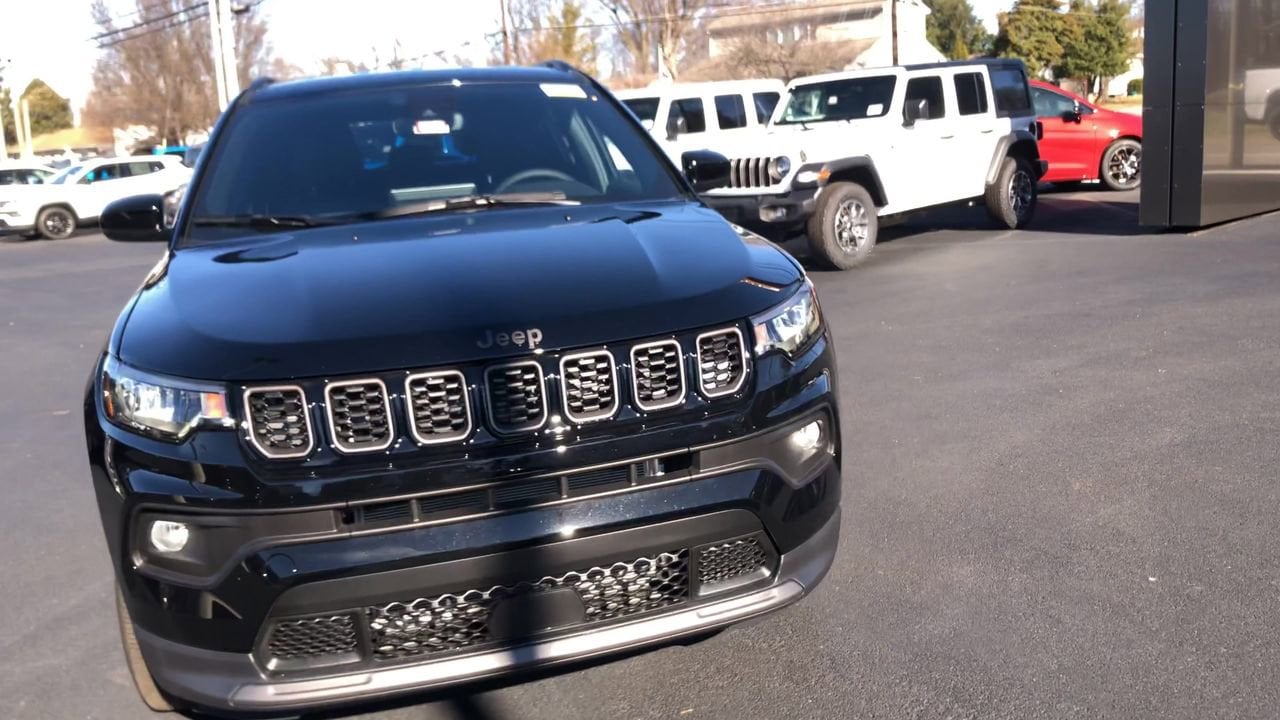 2026 Jeep Compass Latitude Photo in Danville, KY 40422