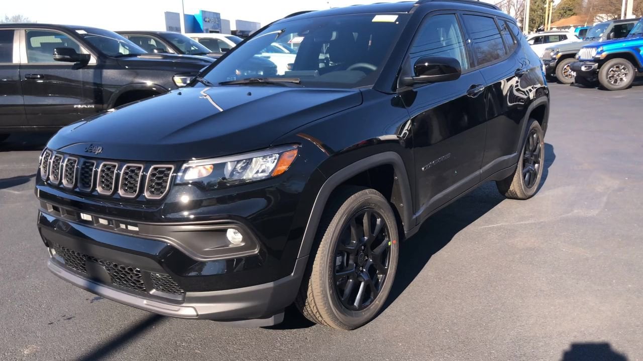 2026 Jeep Compass Latitude Photo in Danville, KY 40422