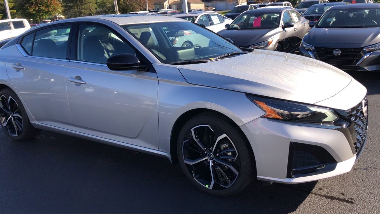 2025 Nissan Altima SR Photo in Danville, KY 40422