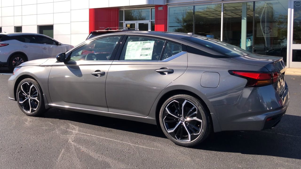 2025 Nissan Altima SR Photo in Danville, KY 40422