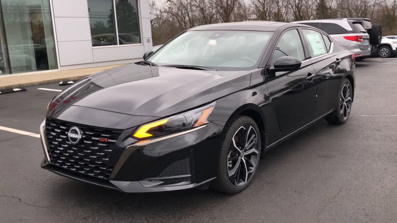 2025 Nissan Altima SR Photo in Danville, KY 40422