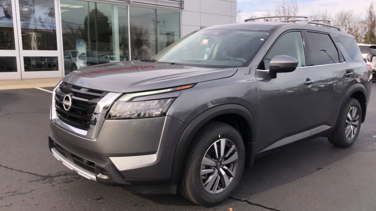 2025 Nissan Pathfinder SL Photo in Danville, KY 40422