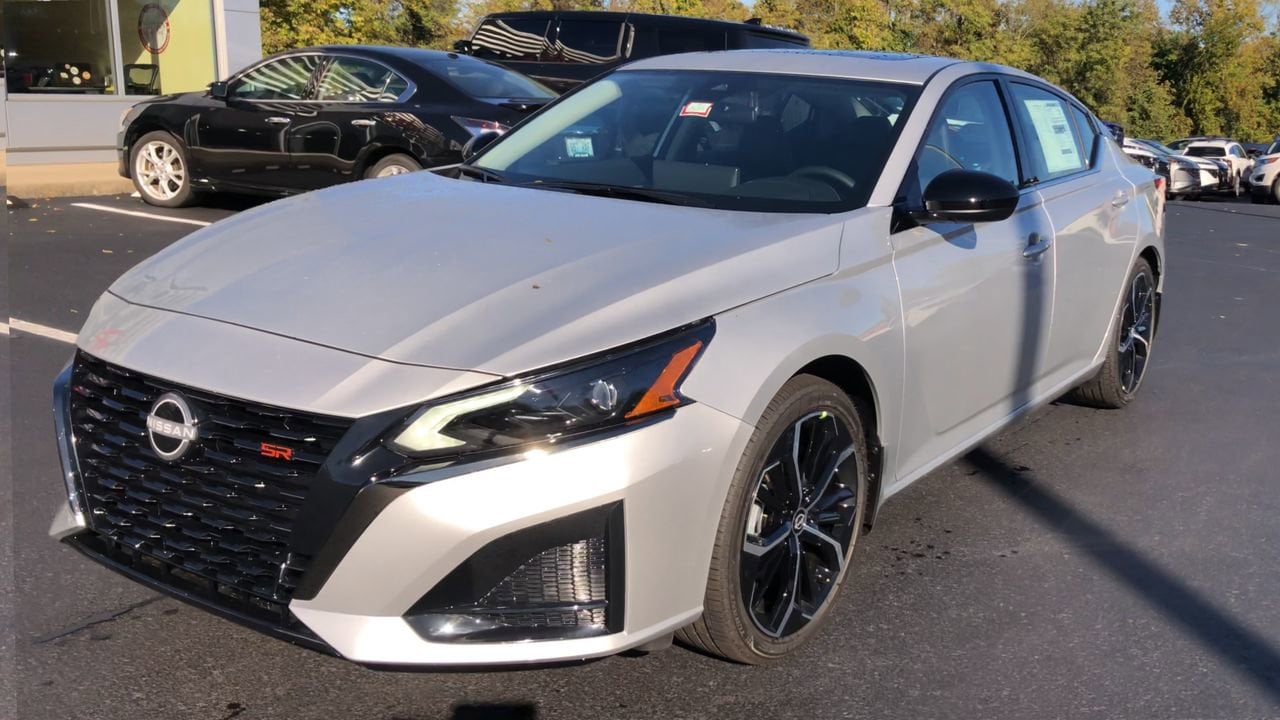 2025 Nissan Altima SR Photo in Danville, KY 40422