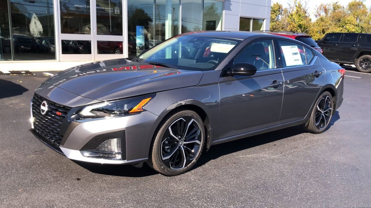 2025 Nissan Altima SR Photo in Danville, KY 40422