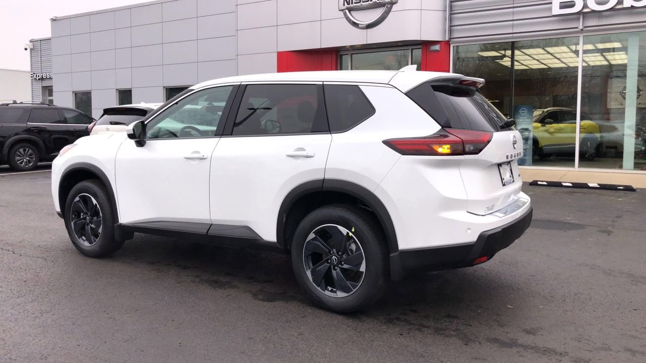 New 2026 Nissan Rogue SV - photo - 4