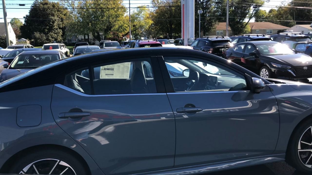 New 2025 Nissan Sentra SR - photo - 8