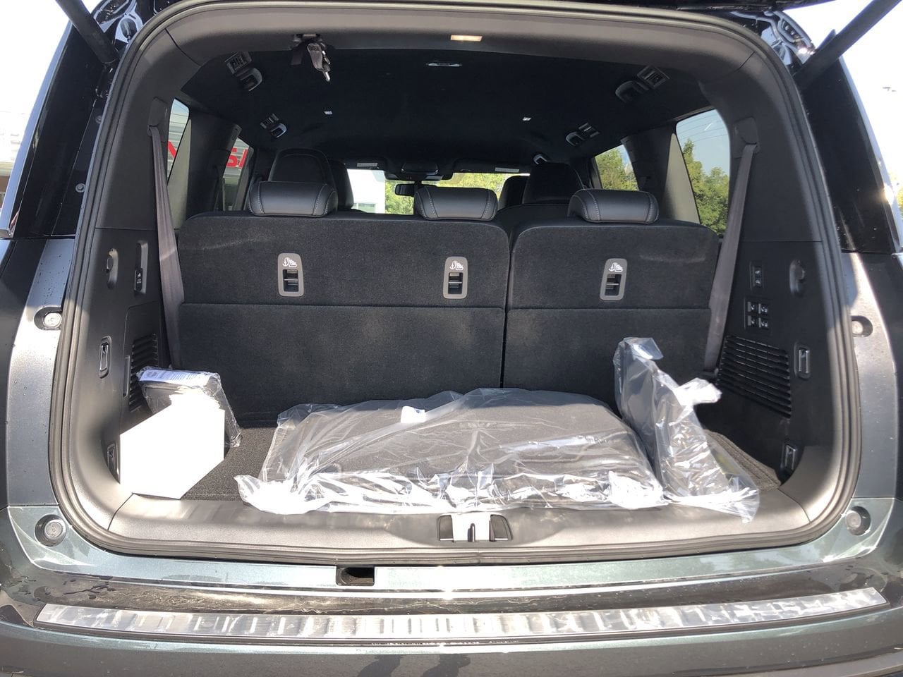 New 2026 Nissan Armada PRO-4X - photo - 16