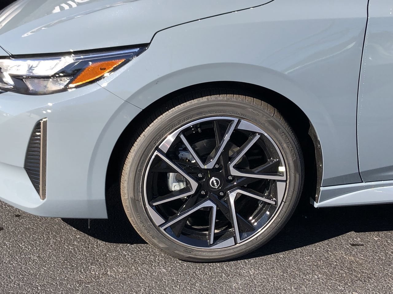 New 2025 Nissan Sentra SR - photo - 9
