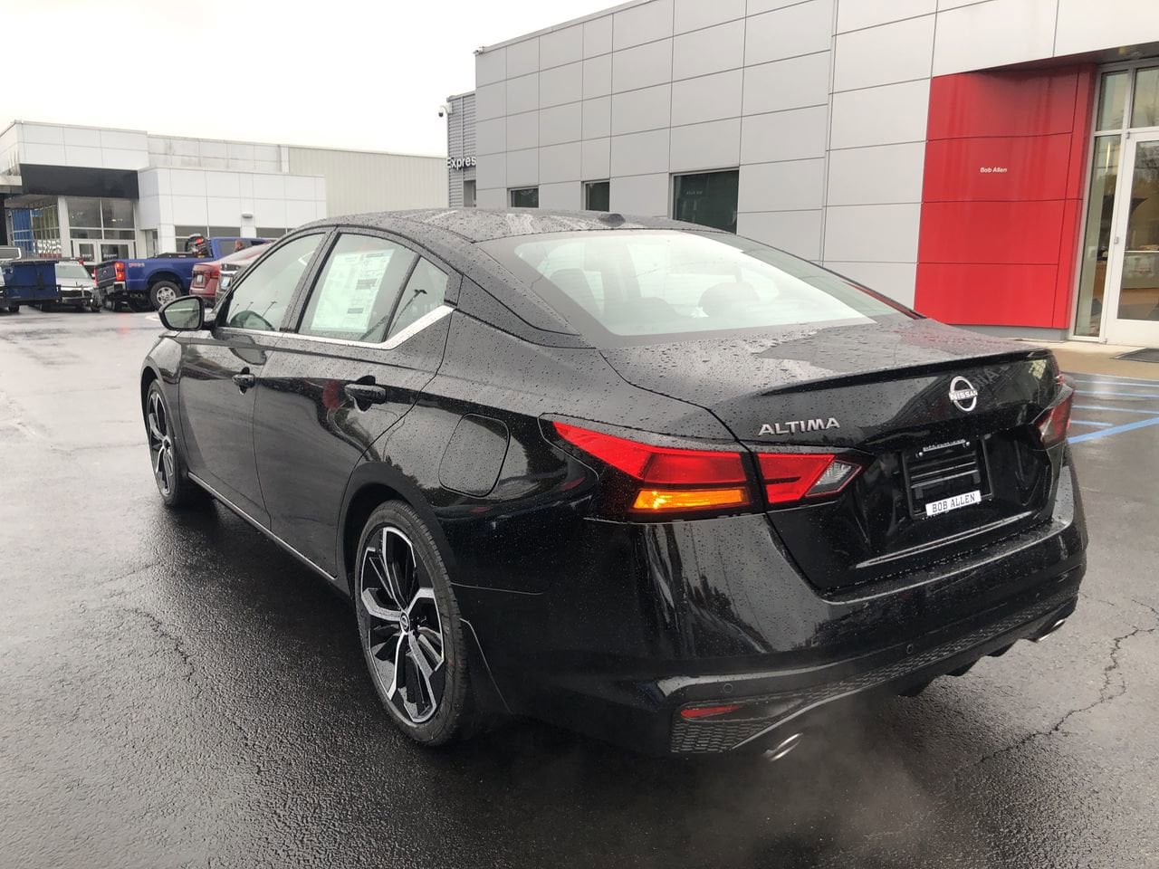New 2025 Nissan Altima SR - photo - 11