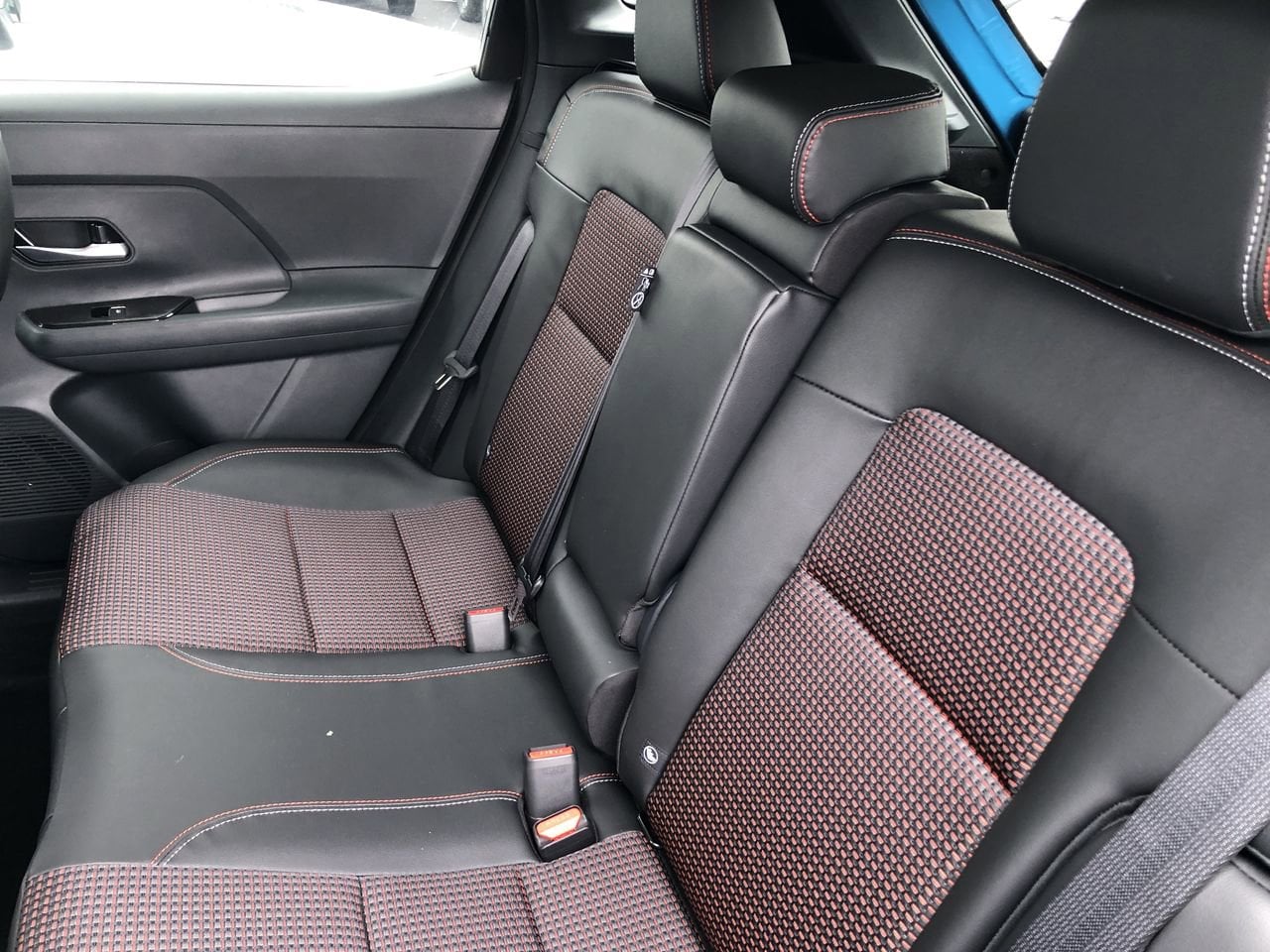 New 2026 Nissan Kicks SR - photo - 18