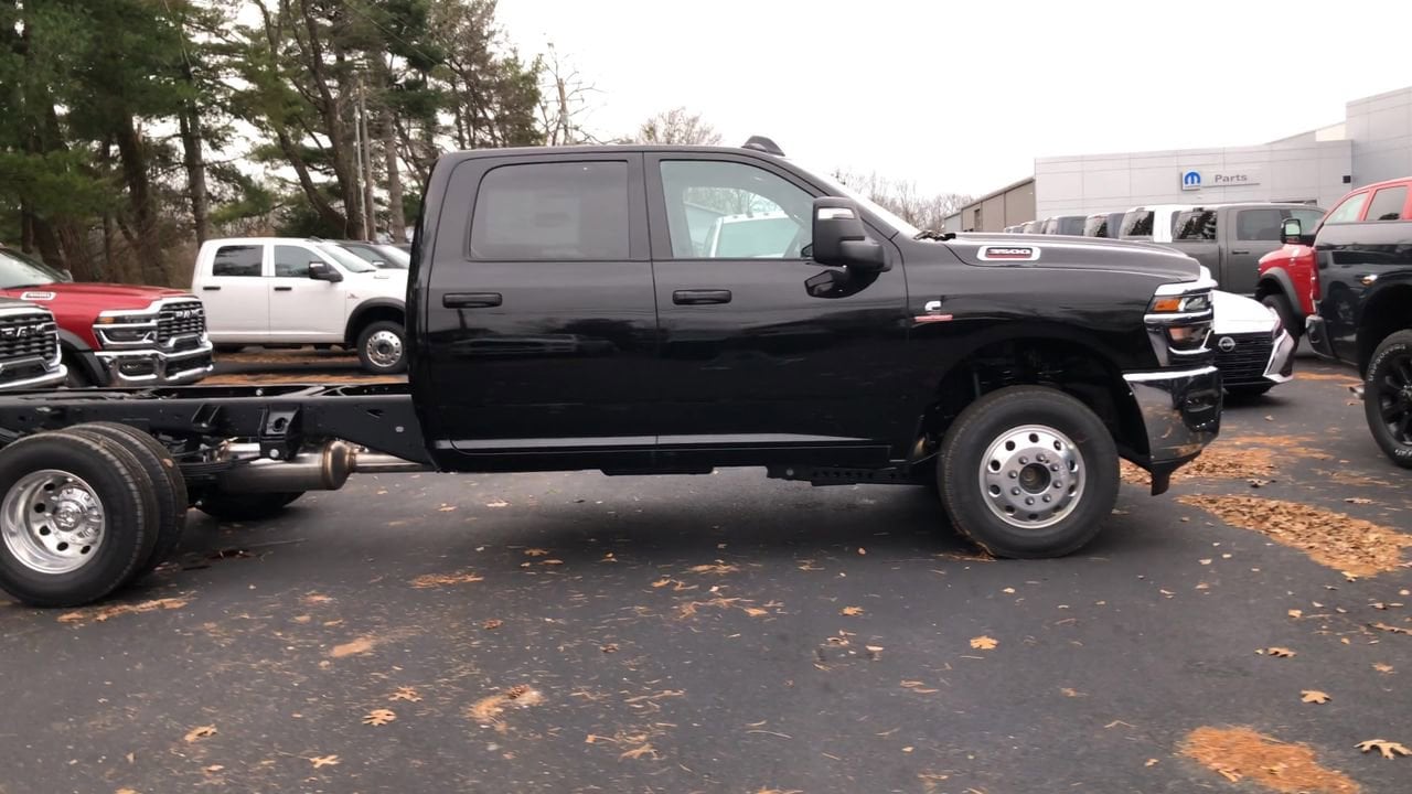 New 2026 Ram 3500 Chassis Cab Tradesman - photo - 8