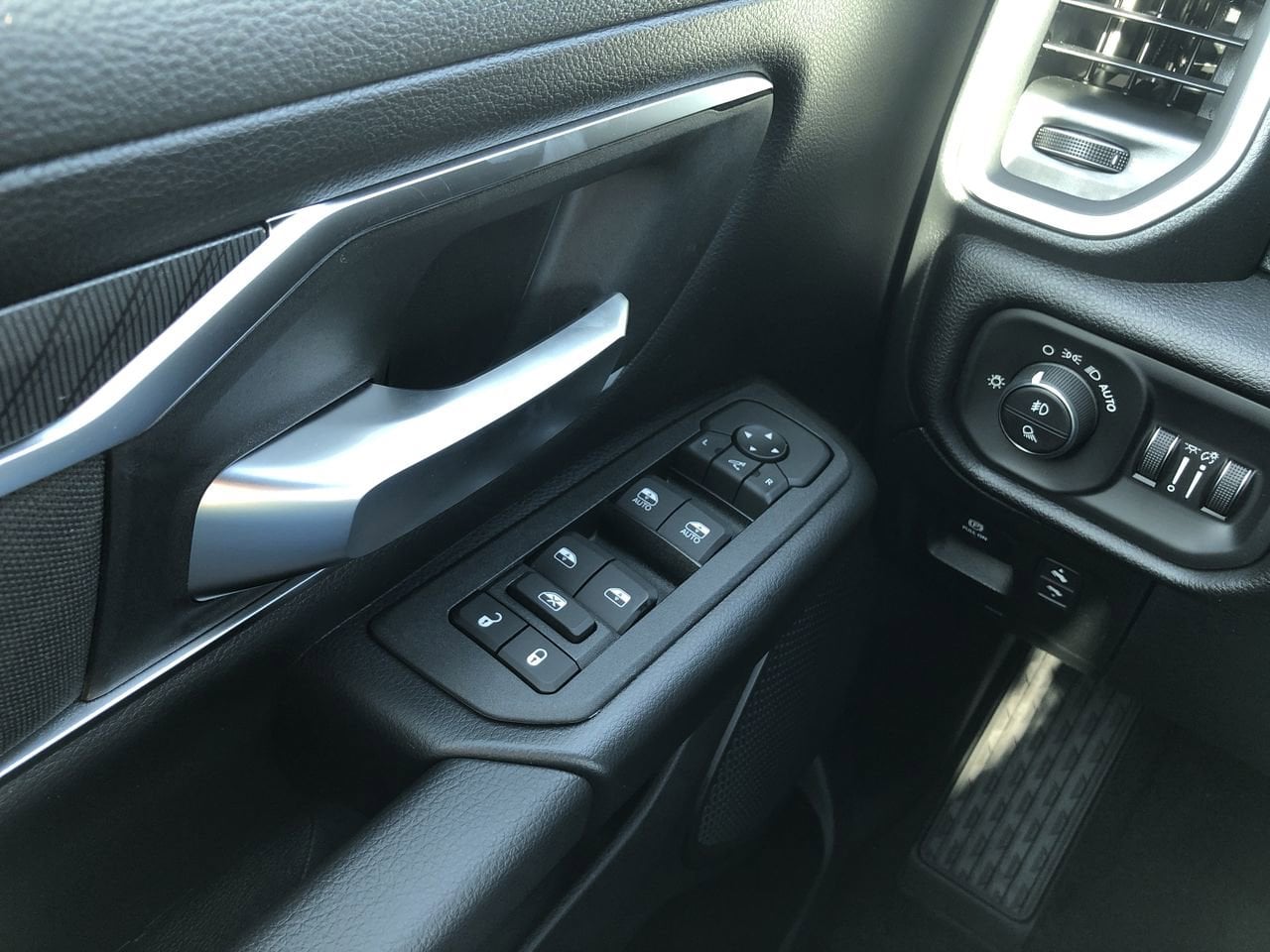 New 2026 Ram 1500 Big Horn/Lone Star - photo - 31