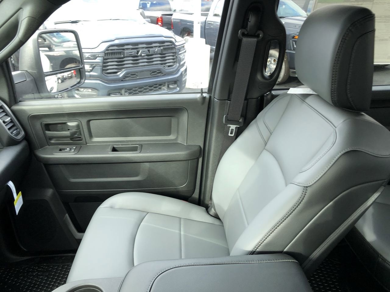 New 2026 Ram 2500 Tradesman - photo - 29