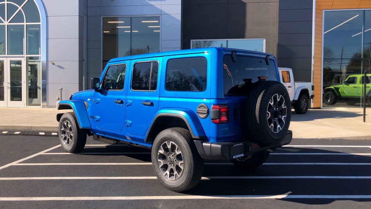 New 2026 Jeep Wrangler Sahara - photo - 4