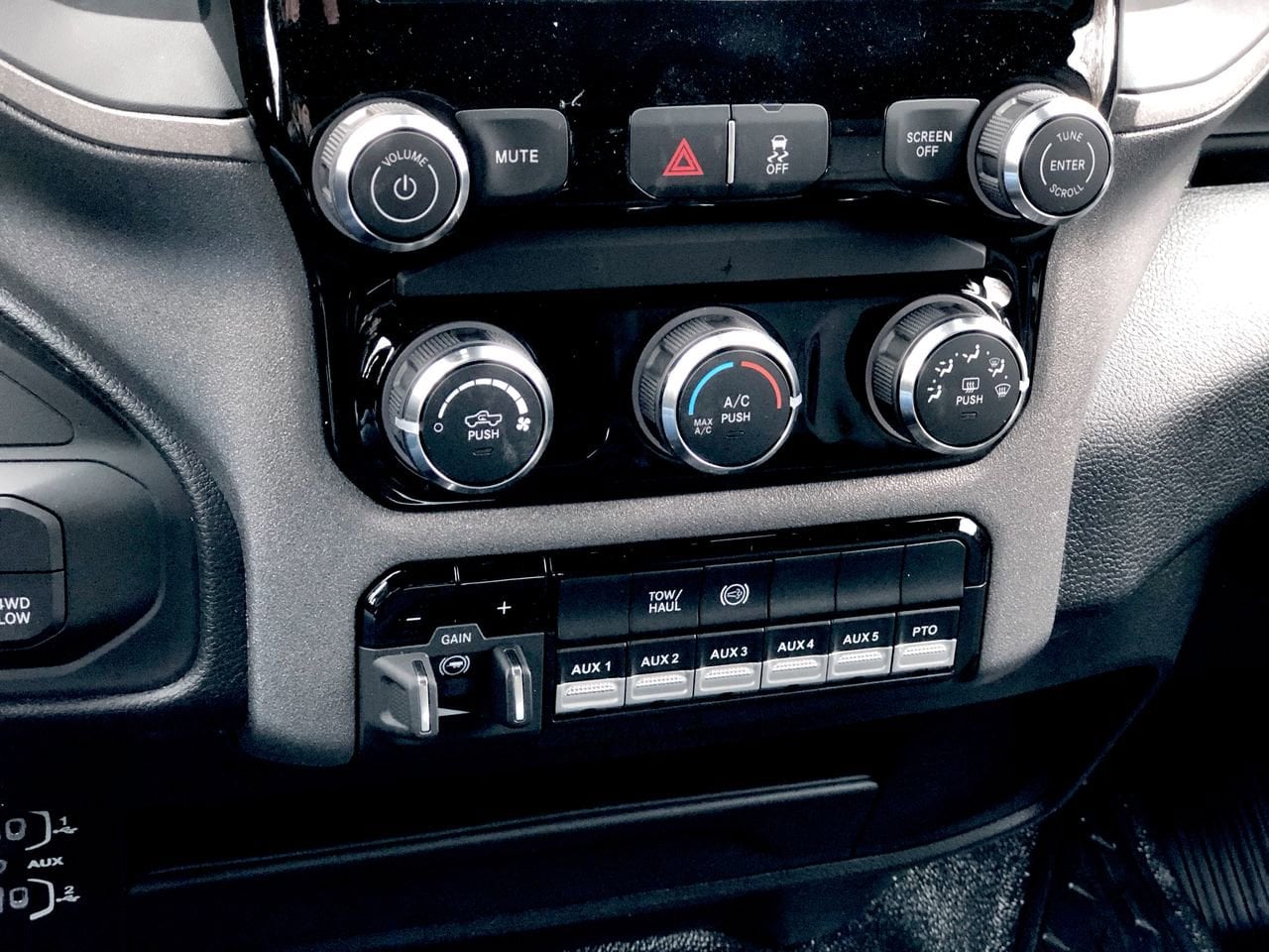 New 2026 Ram 4500 Chassis Cab Tradesman - photo - 27