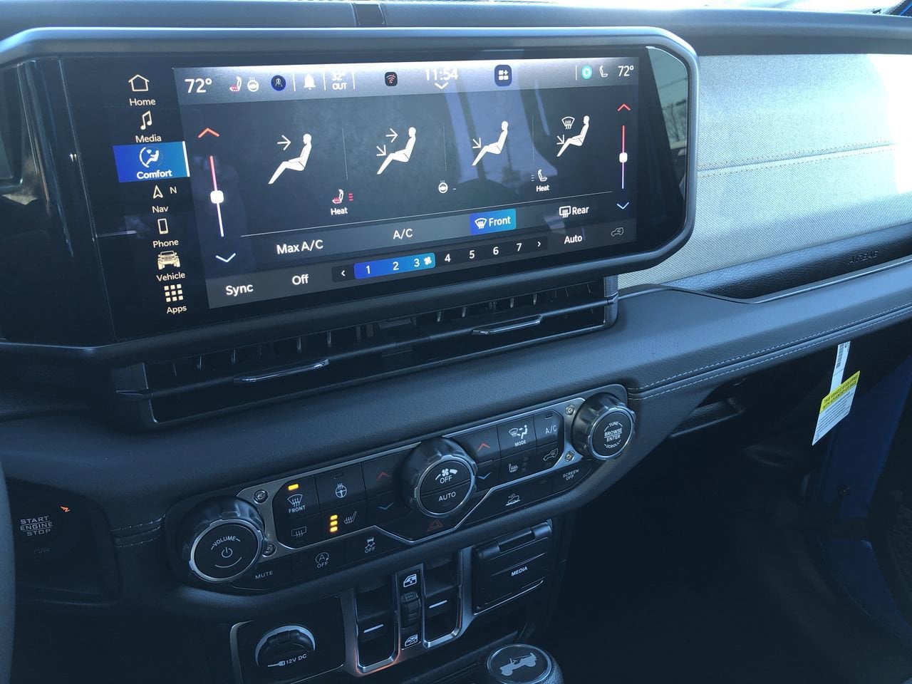 New 2026 Jeep Wrangler Sahara - photo - 29