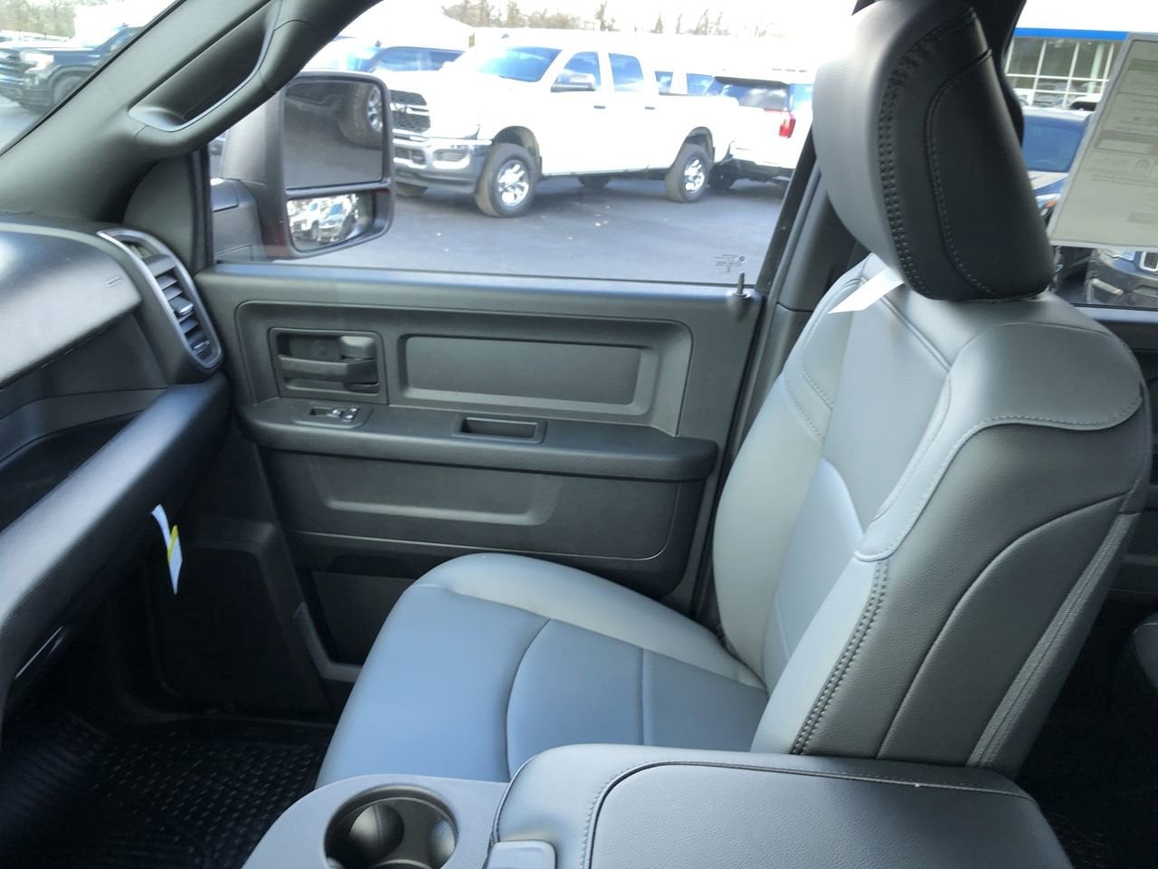 New 2026 Ram 2500 Tradesman - photo - 29