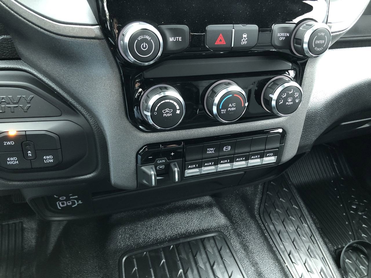 New 2026 Ram 3500 Chassis Cab Tradesman - photo - 19