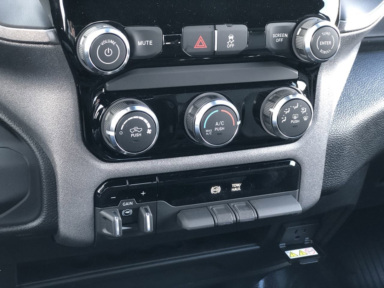 New 2026 Ram 2500 Tradesman - photo - 28