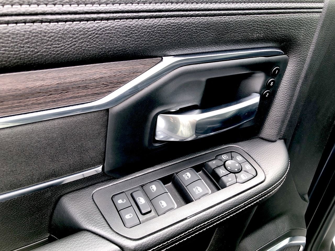 New 2026 Ram 2500 Laramie - photo - 19