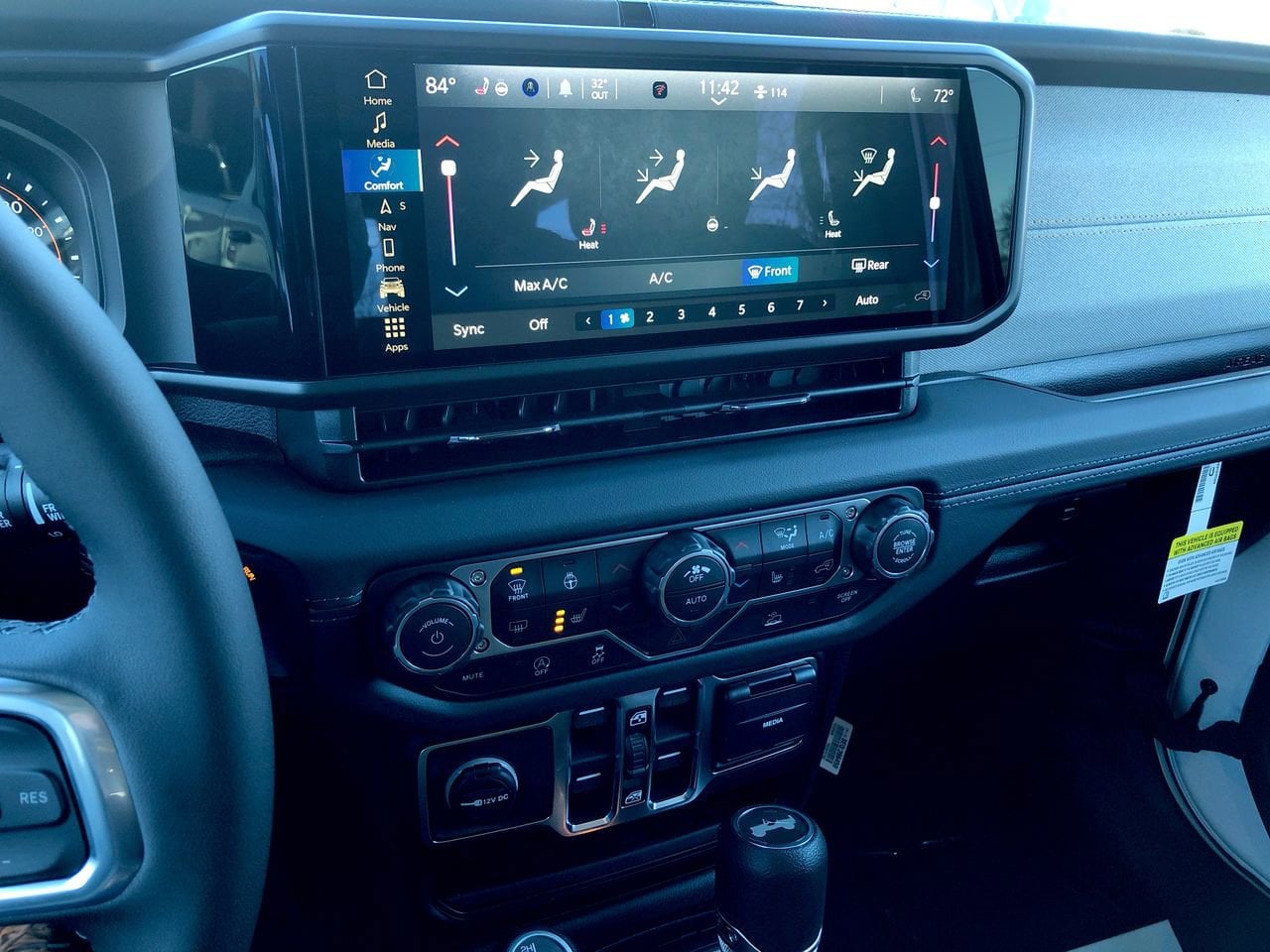 New 2026 Jeep Wrangler Sahara - photo - 29