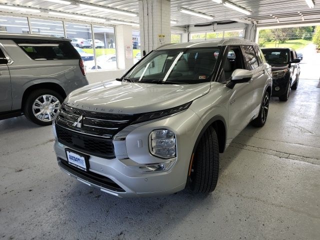 2023 Mitsubishi Outlander PHEV Photo in Staunton, VA 24401