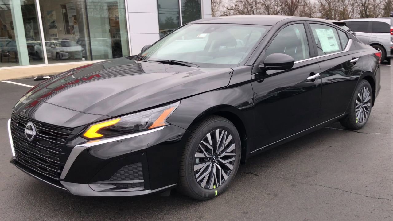 2025 Nissan Altima Photo in Danville, KY 40422