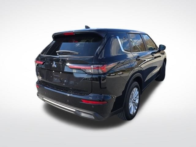2025 Mitsubishi Outlander Photo in Staunton, VA 24401