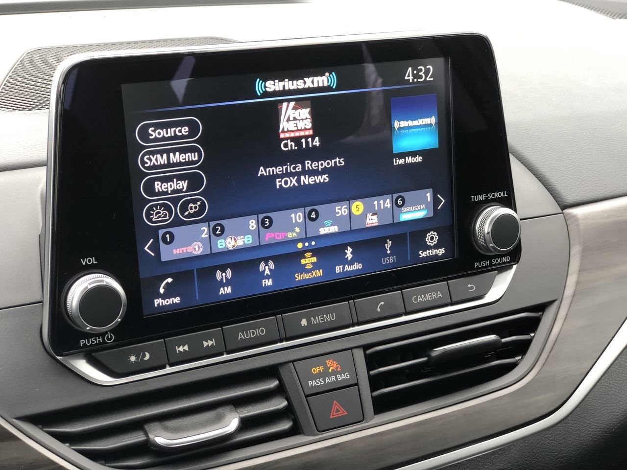 New 2025 Nissan Altima SV - photo - 27