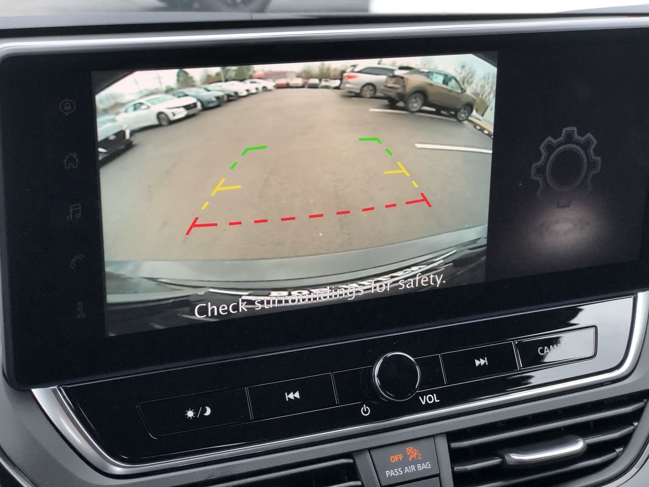 New 2025 Nissan Altima SR - photo - 28