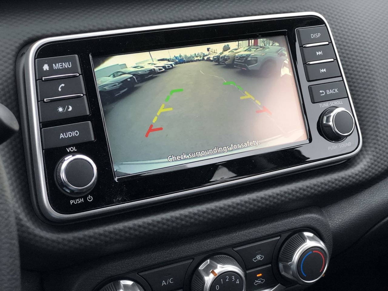 New 2025 Nissan Kicks Play S - photo - 27