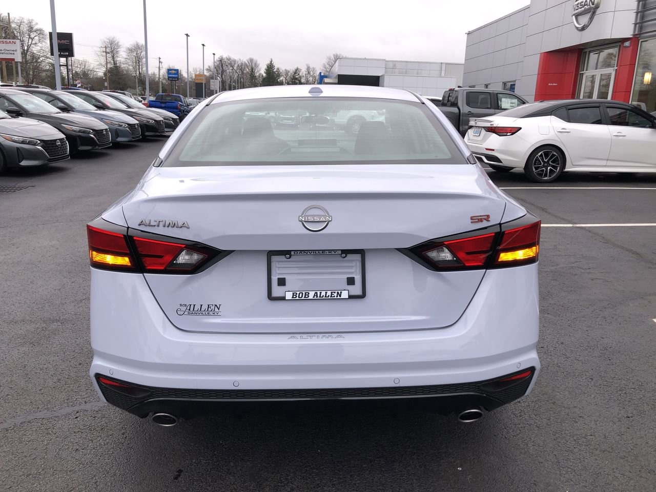 New 2025 Nissan Altima SR - photo - 18
