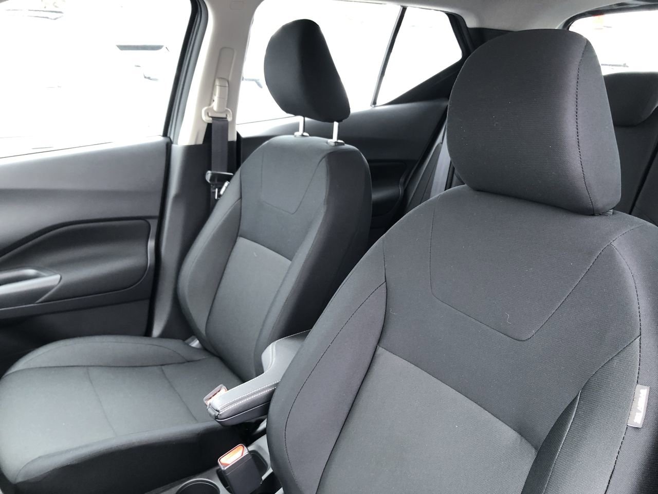 New 2025 Nissan Kicks Play S - photo - 20