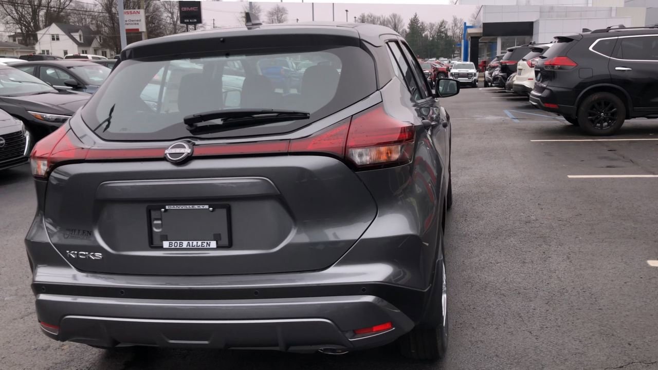 New 2025 Nissan Kicks Play S - photo - 6