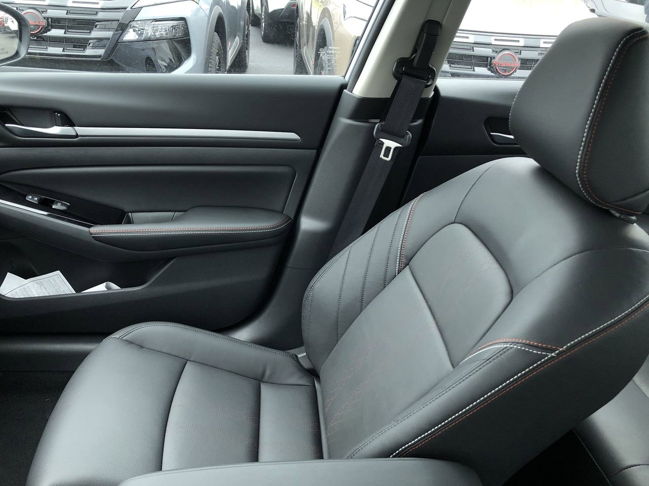 New 2025 Nissan Altima SR - photo - 30