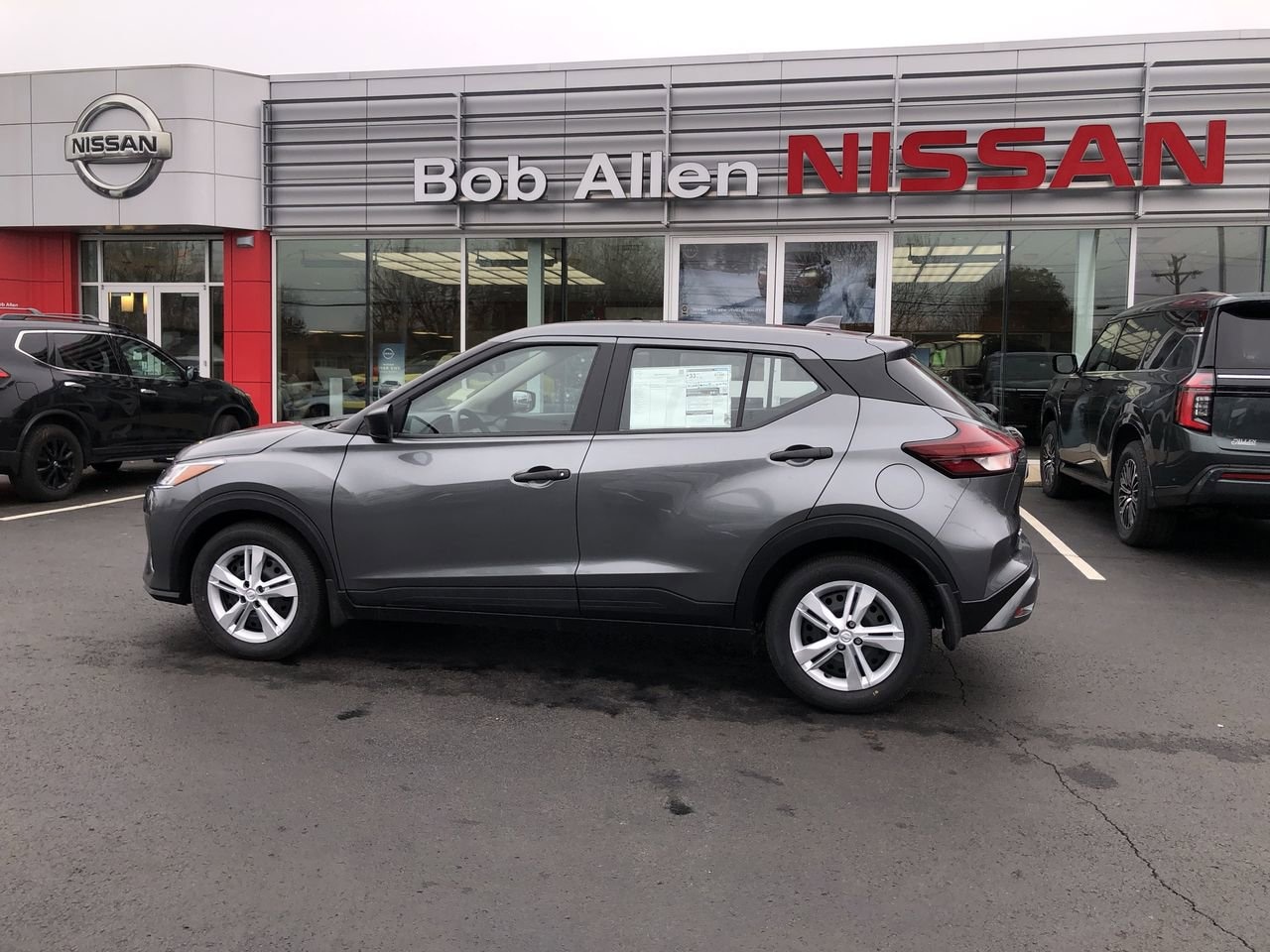 New 2025 Nissan Kicks Play S - photo - 10