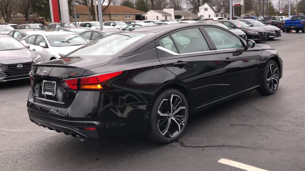 New 2025 Nissan Altima SR - photo - 7