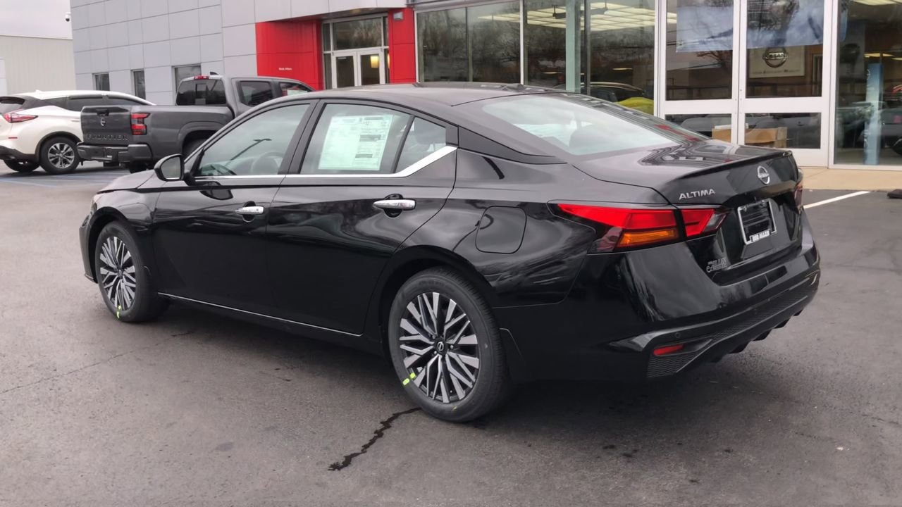New 2025 Nissan Altima SV - photo - 5