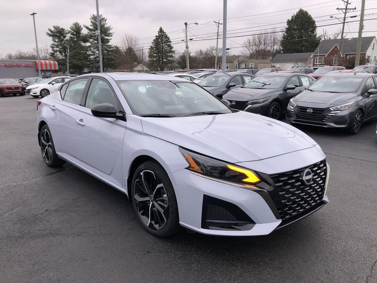 New 2025 Nissan Altima SR - photo - 14