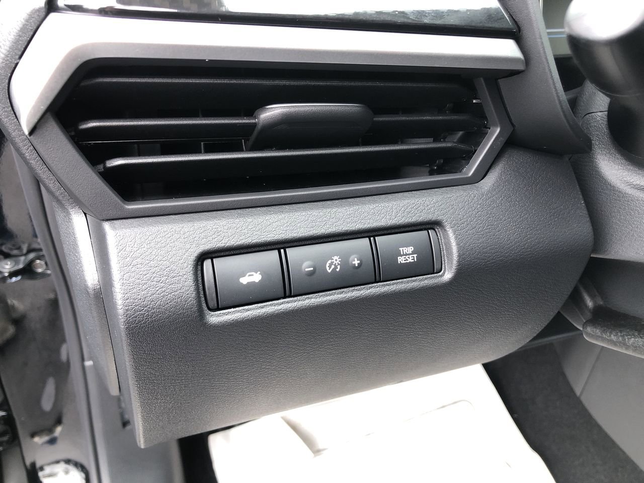 New 2025 Nissan Altima SR - photo - 17