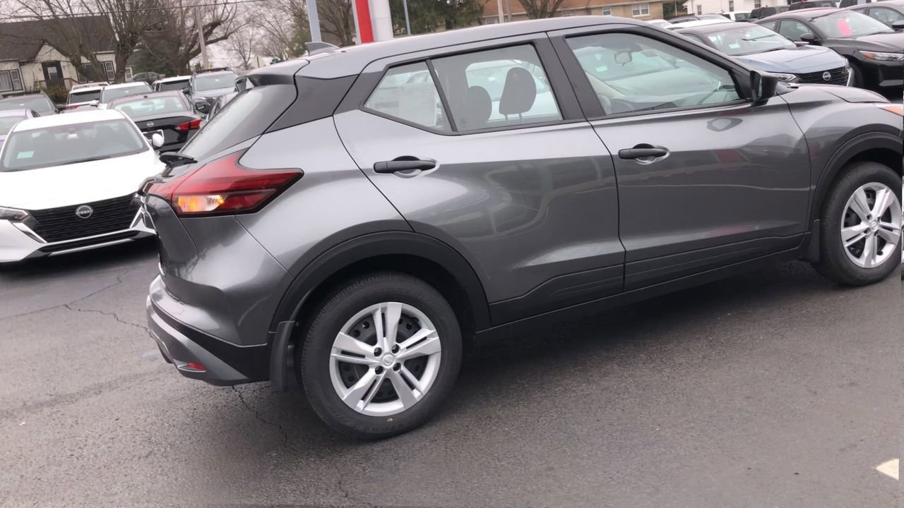 New 2025 Nissan Kicks Play S - photo - 7
