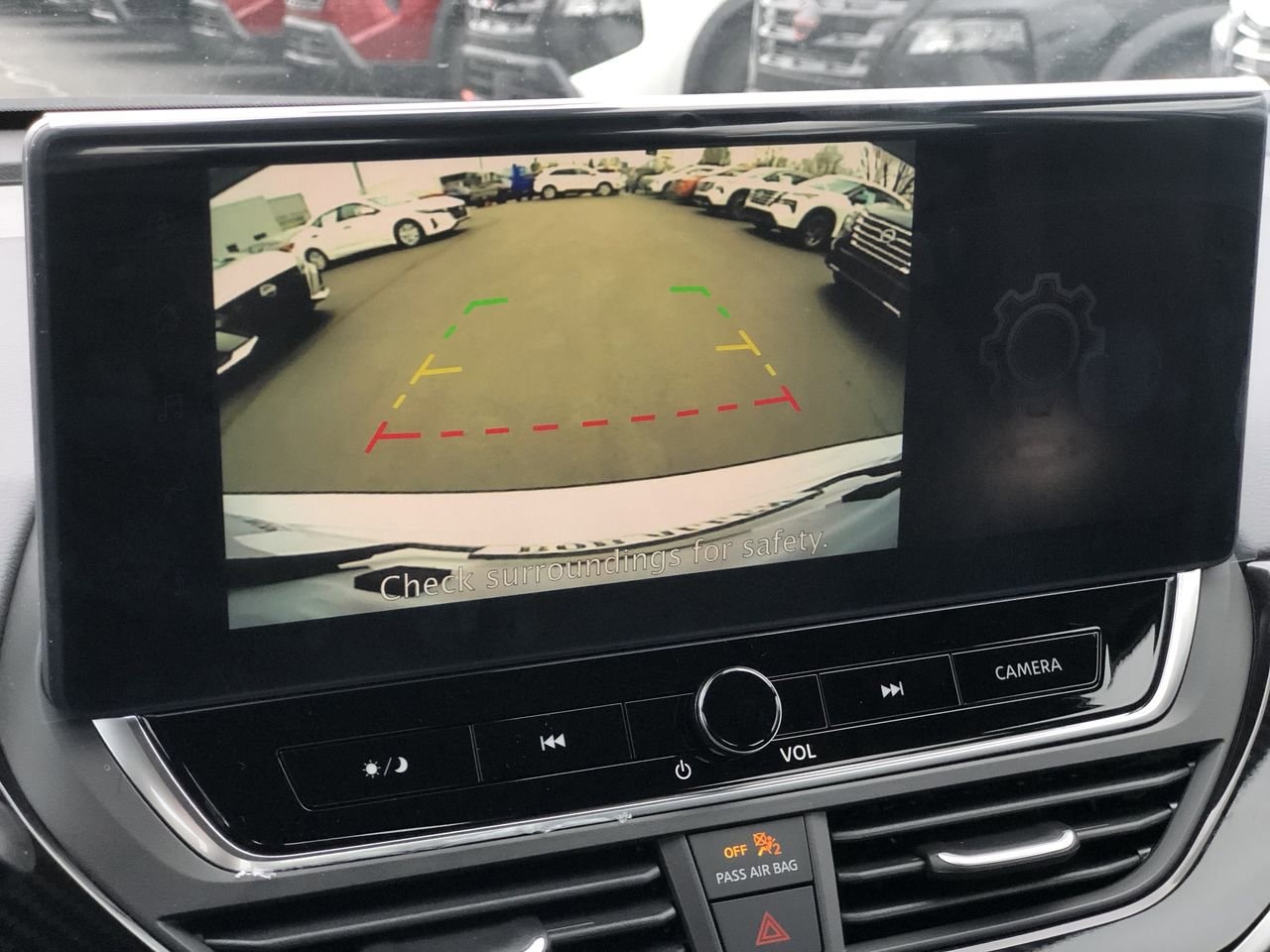 New 2025 Nissan Altima SR - photo - 28