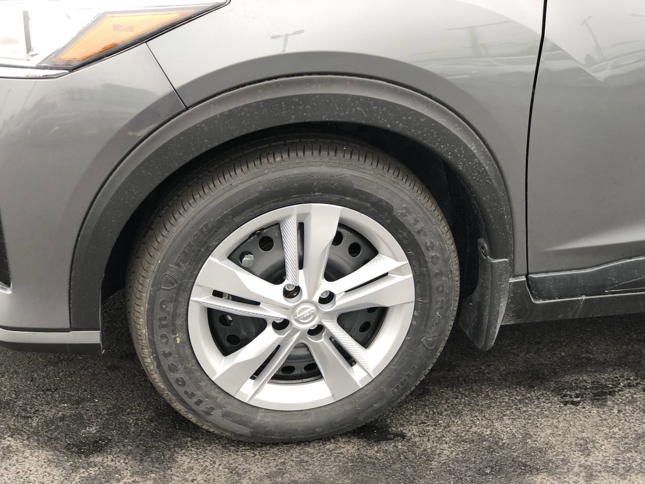 New 2025 Nissan Kicks Play S - photo - 9