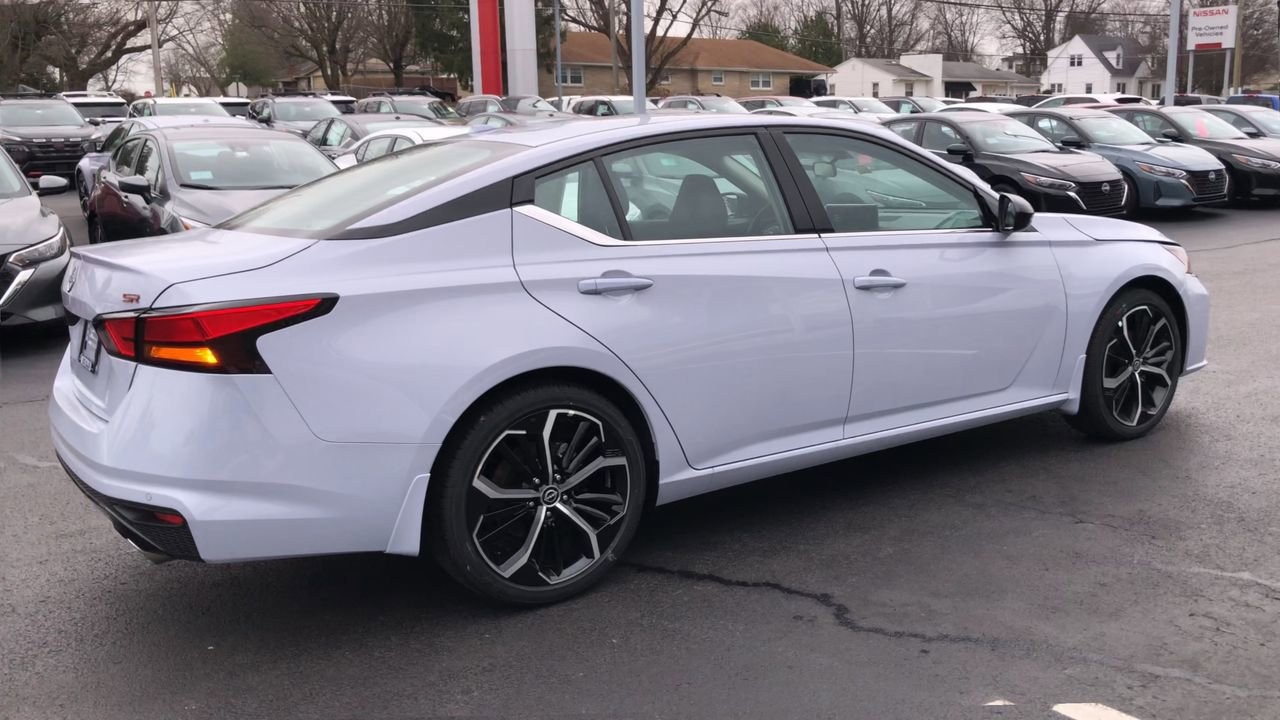 New 2025 Nissan Altima SR - photo - 7